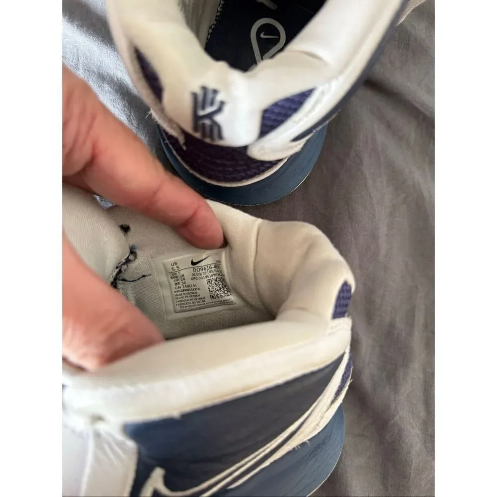 Nike Kyrie Infinity Boys Midnight Navy Blue Size 5.5